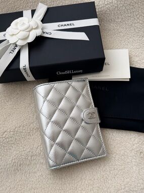 Auth BN Chanel Silver Quilted Caviar CC Logo Passport Holder Wallet w/Silver Hdw